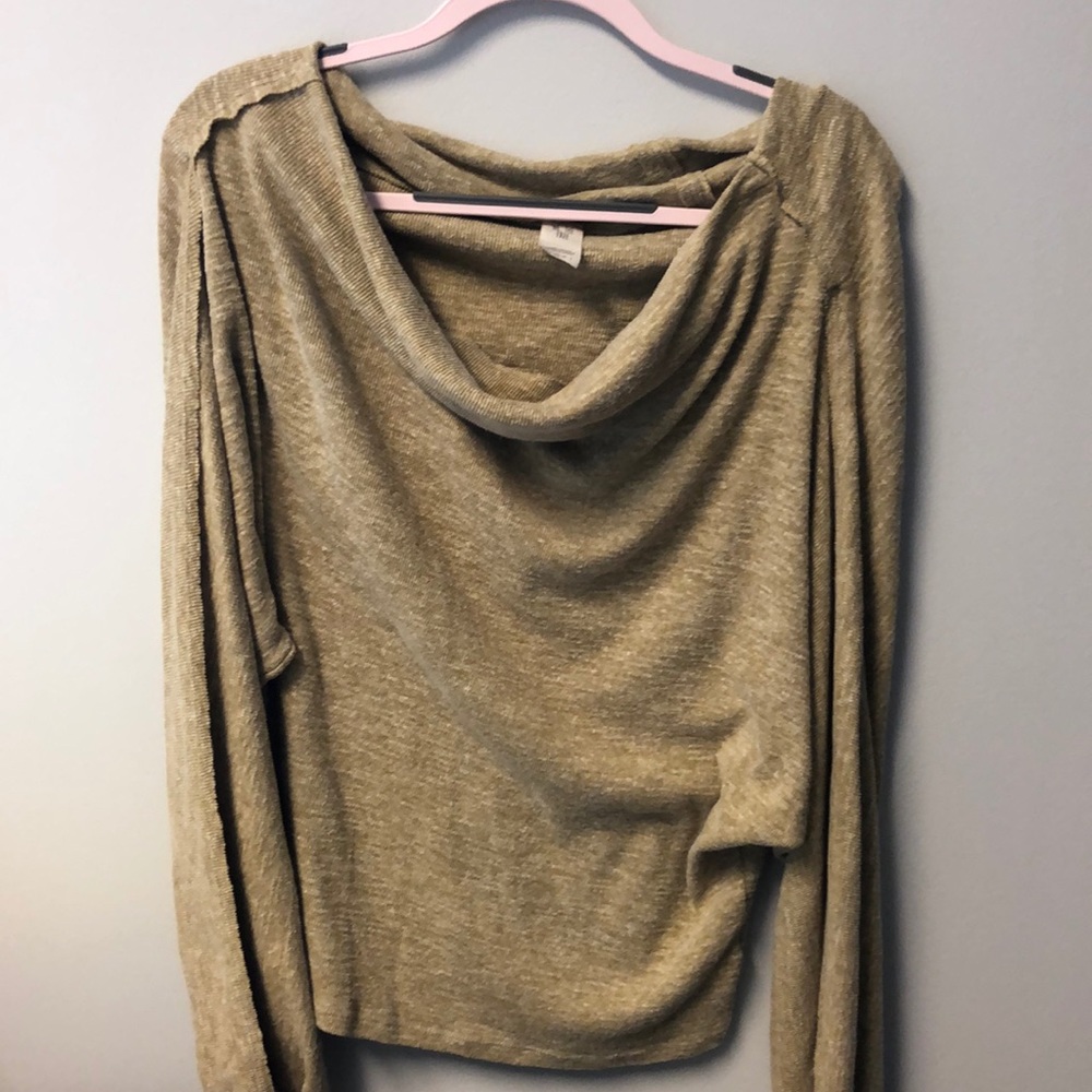 Super cute oversized Free People sweater!